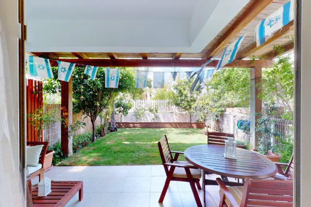 HaPargim St., Ramat Poleg